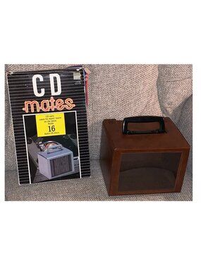 CD Mates Portable Storage Holder Carrying Case w/ See-Through Front (Holds 16)